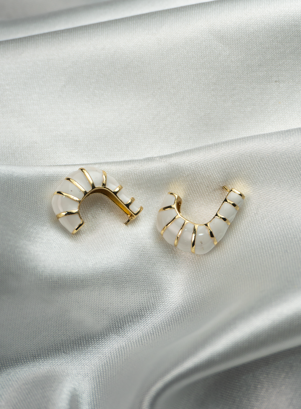 Dos Oruguitas Blancas